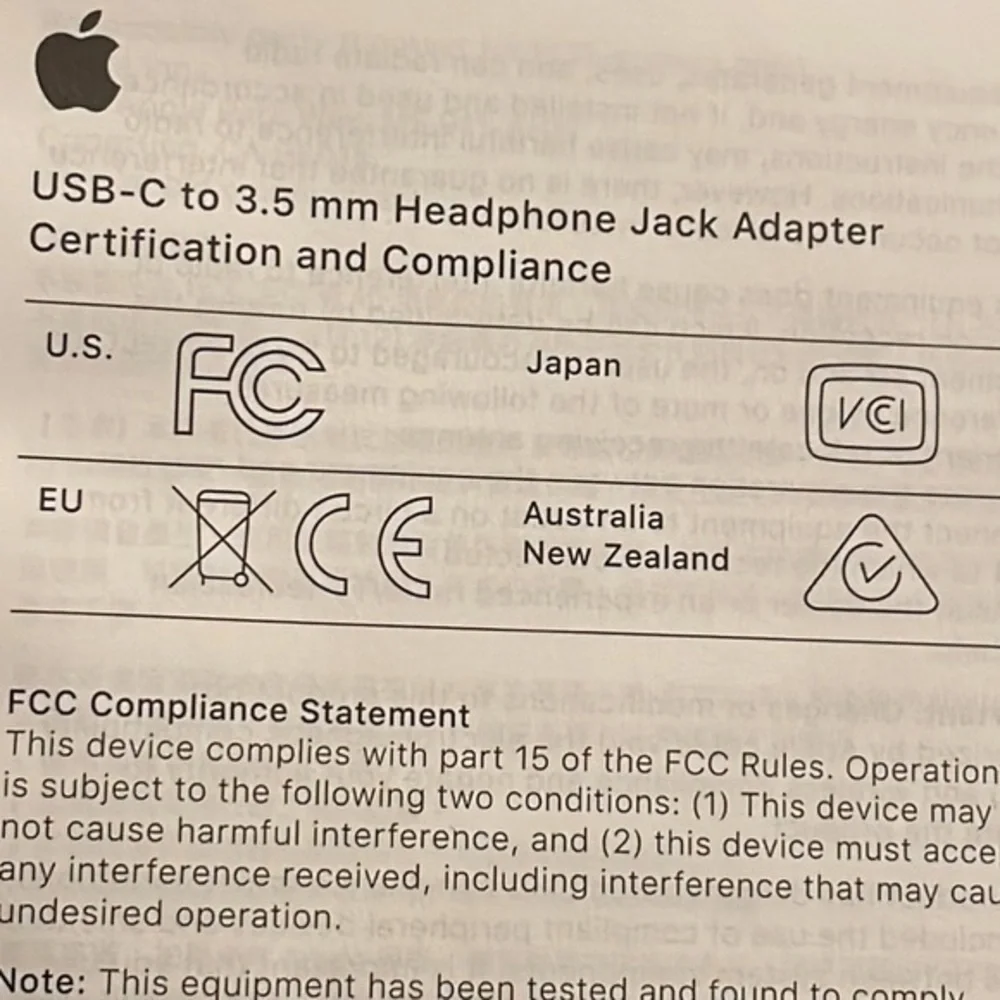 Apple USB-C to 3.5mm White Headphone jack adapter
